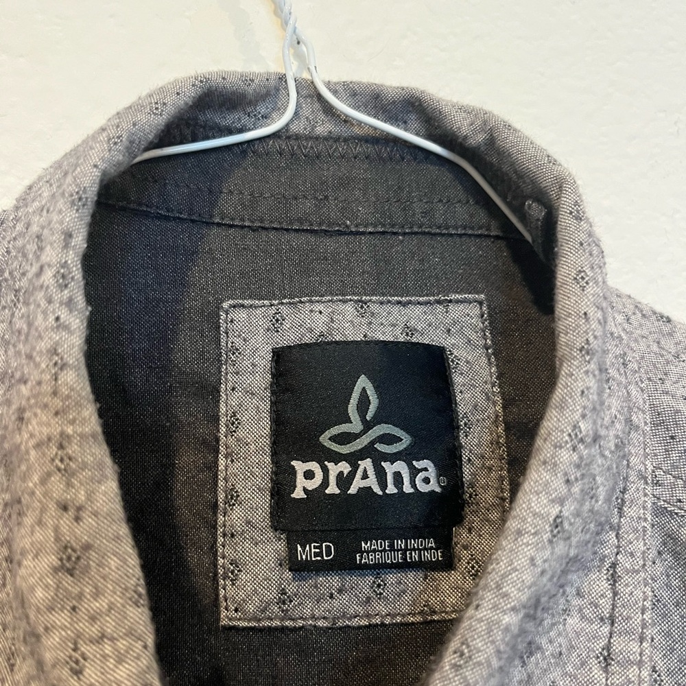 Prana Men’s Medium Gray Pattern Long Sleeve Button Up Outdoor Shirt‎ Pocket EUC - Picture 2 of 4
